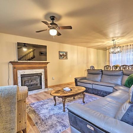 Spacious Tobyhanna Home With Lake Access And Fire Pit! Екстер'єр фото